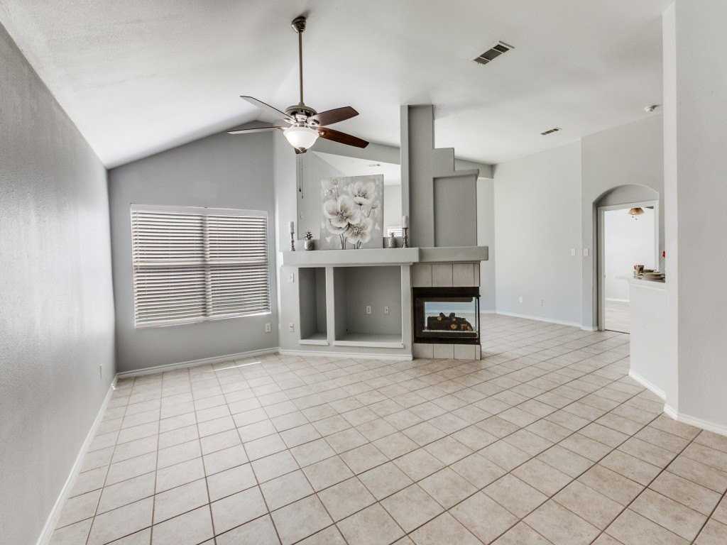 1305 Greenbriar Ln - Photo 5 of 12