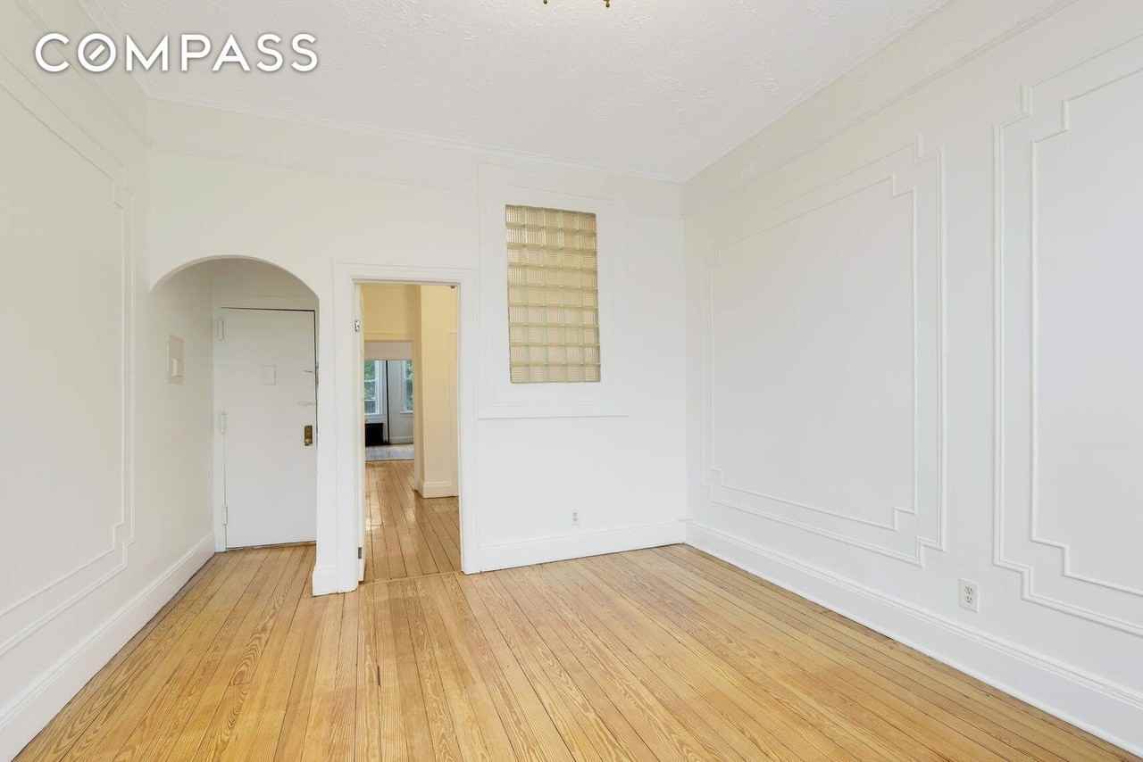 538 Driggs Ave #2R - Photo 2 of 21