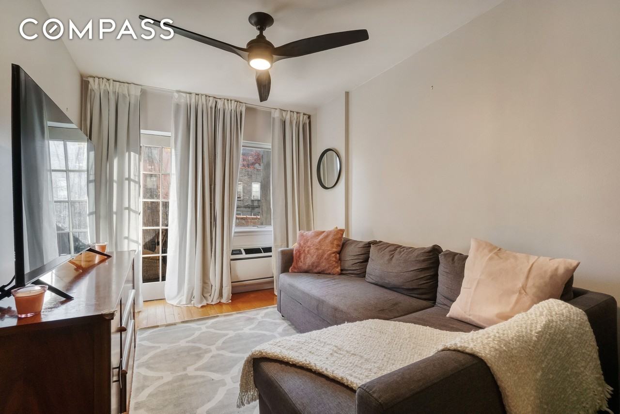 1570 Prospect Pl #3 - Photo 4 of 10