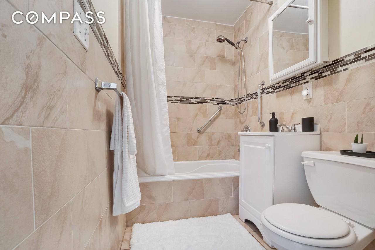 1570 Prospect Pl #3 - Photo 7 of 10