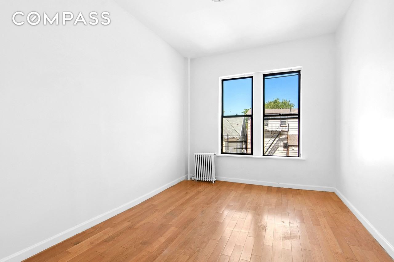 174 Bay 25th St #C4 - Photo 3 of 5