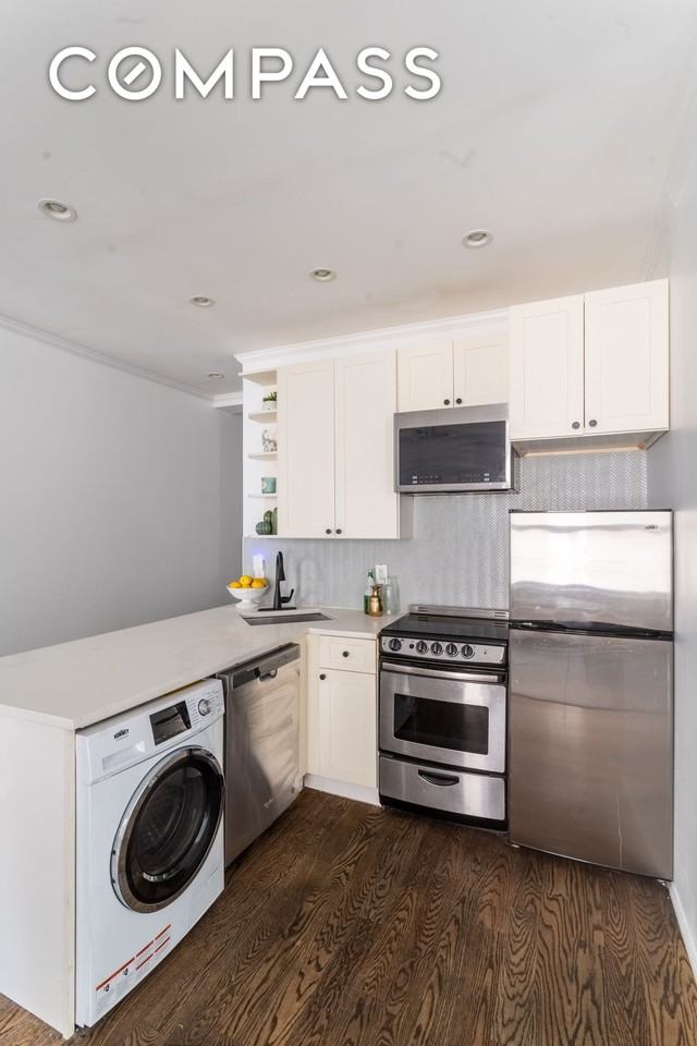 17 E 17th St #D4 - Photo 4 of 12