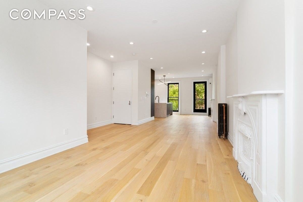 354 Macon St #2 - Photo 3 of 12