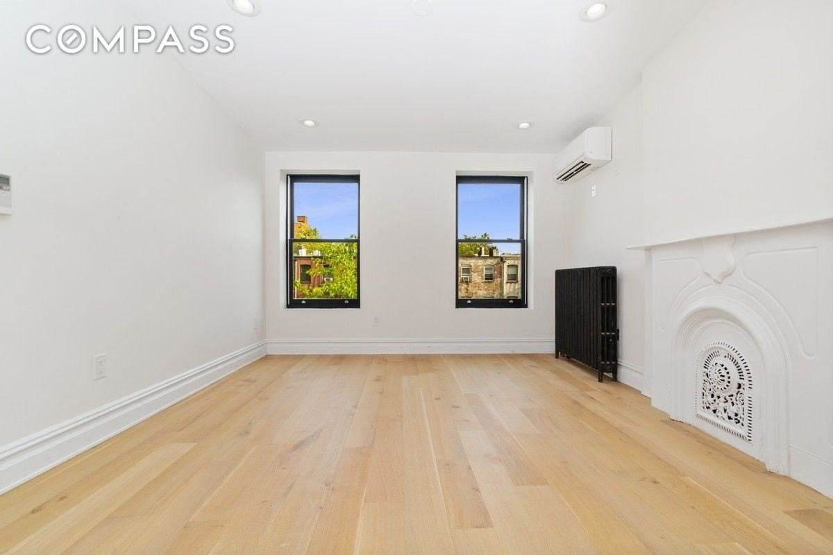 354 Macon St #2 - Photo 5 of 12