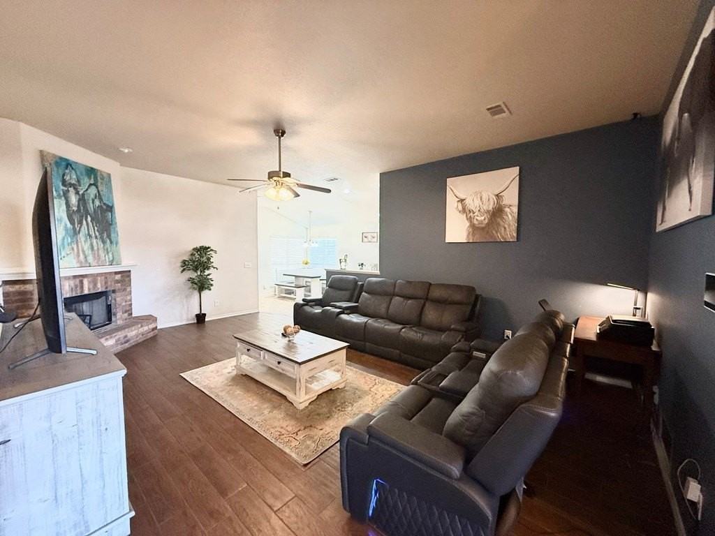 9915 Lamar Ave - Photo 4 of 33