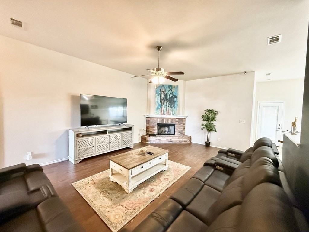 9915 Lamar Ave - Photo 7 of 33