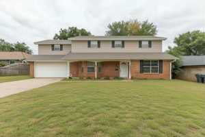 featured image of 5825 Nw 72nd St