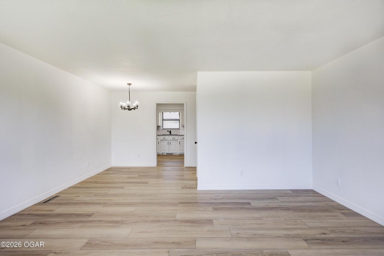 3042 W 15th St - Photo 6 of 18