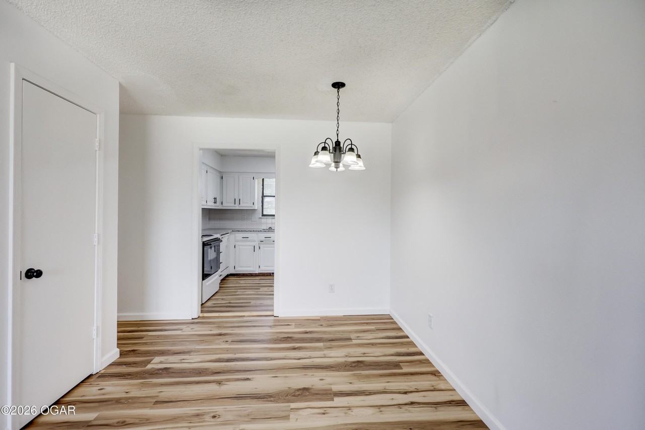 3040 W 15th St - Photo 7 of 19