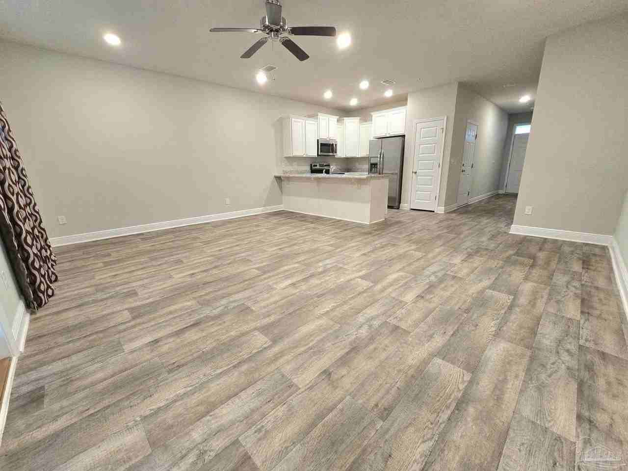 6012 Royal Port Ct - Photo 3 of 18