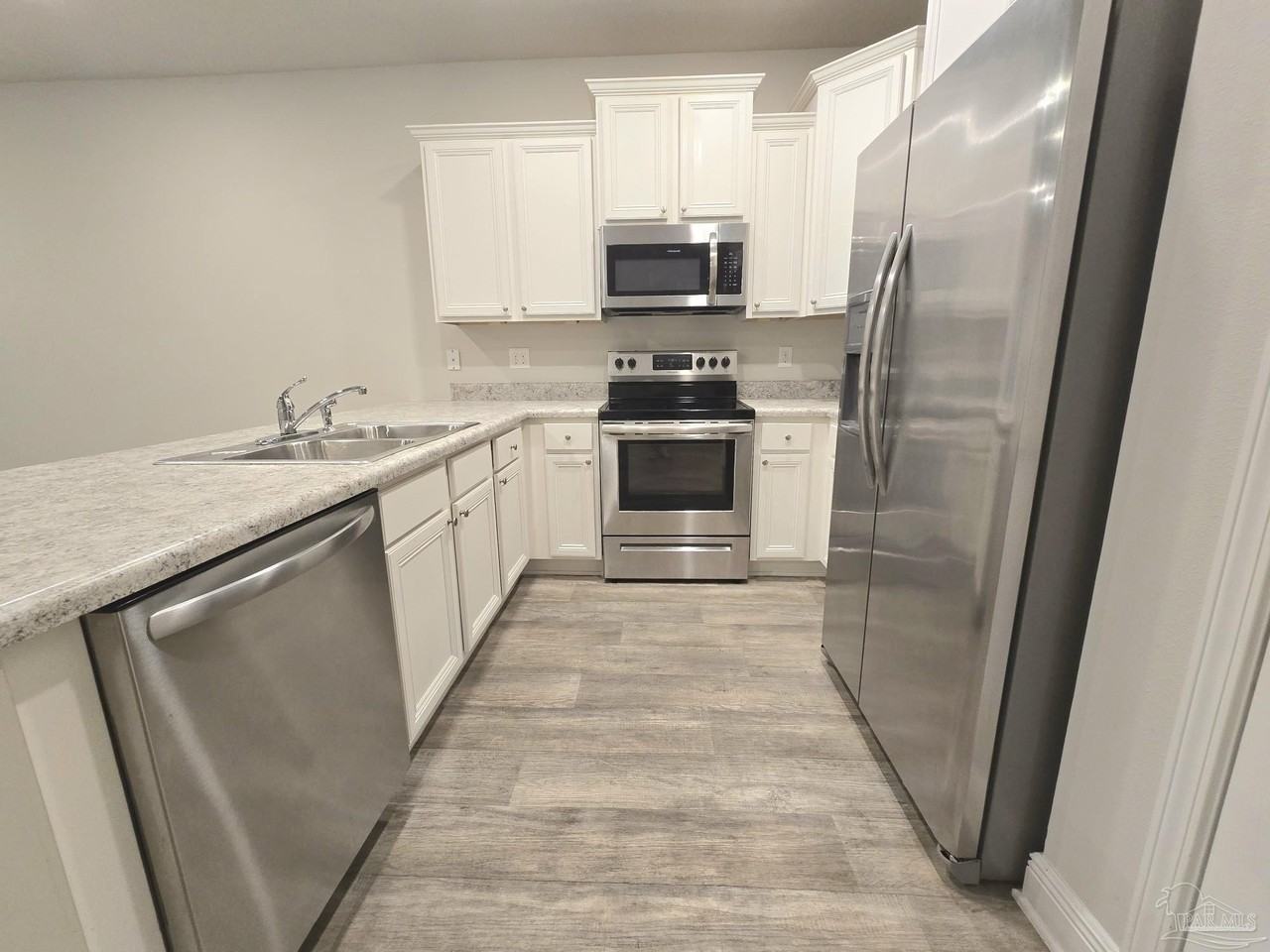 6012 Royal Port Ct - Photo 6 of 18