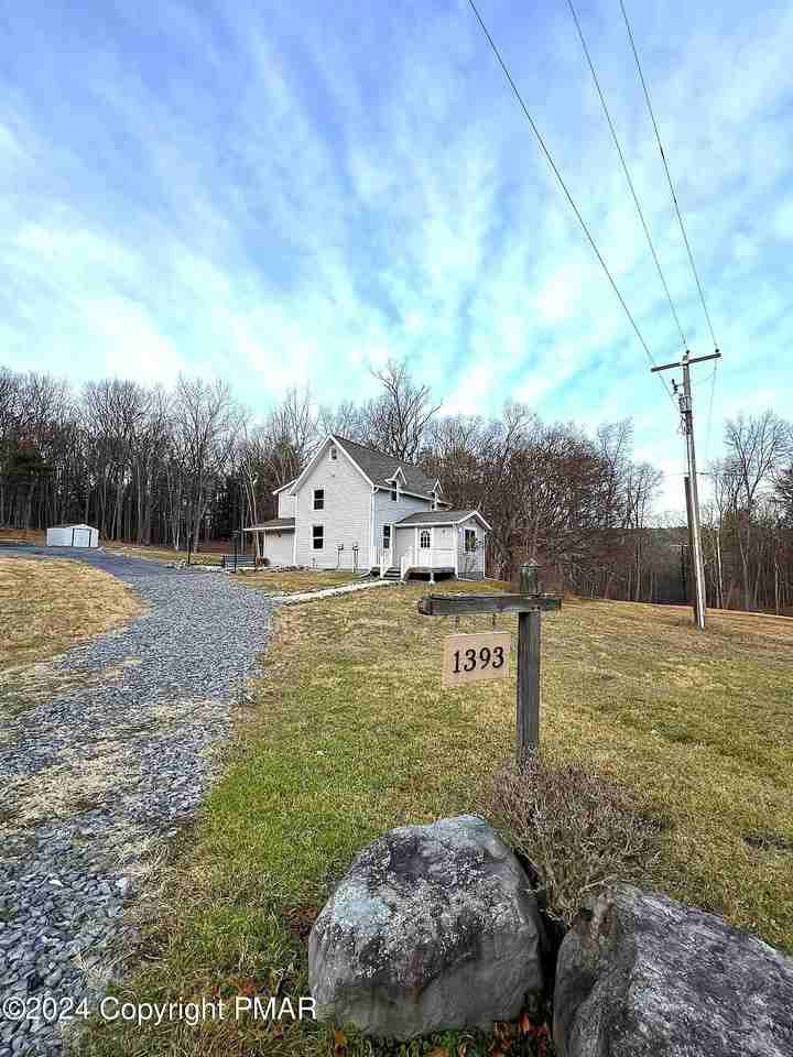 1393 Beacon Hill Rd - Photo 2 of 35