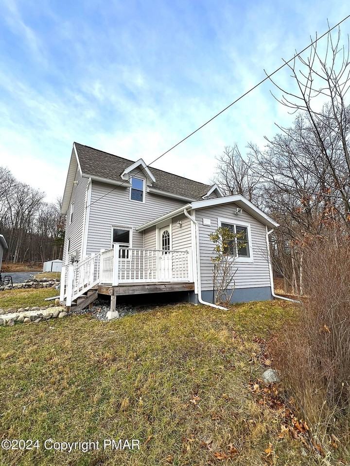 1393 Beacon Hill Rd - Photo 4 of 35