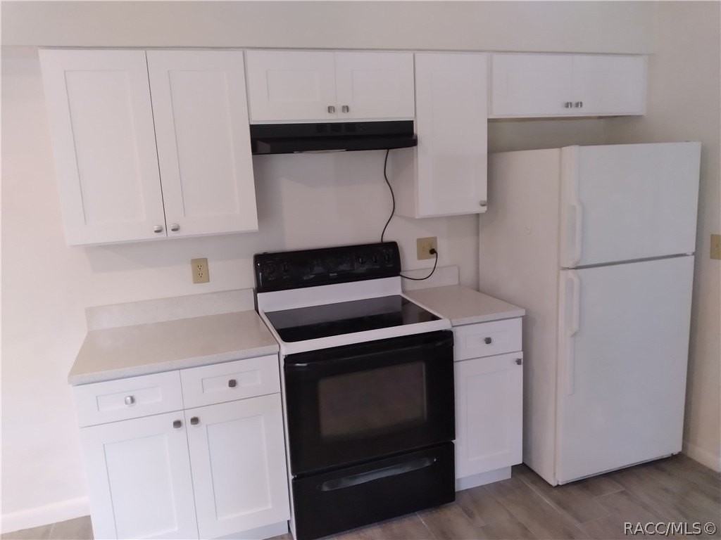 230 S Fillmore St - Photo 4 of 15