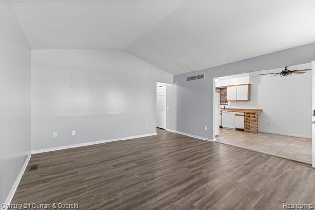 13230 Delavern St - Photo 3 of 24