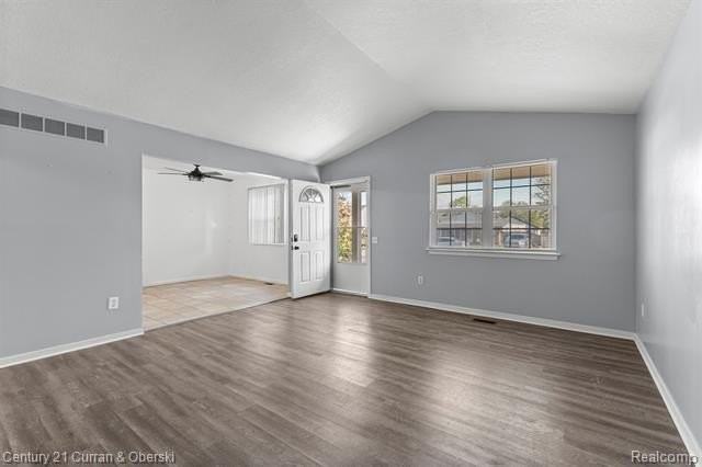 13230 Delavern St - Photo 4 of 24
