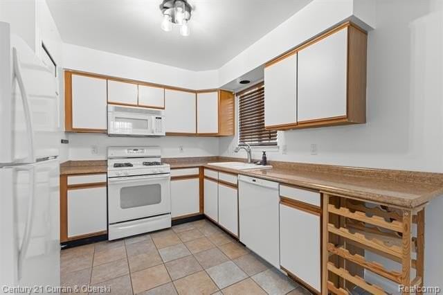 13230 Delavern St - Photo 7 of 24