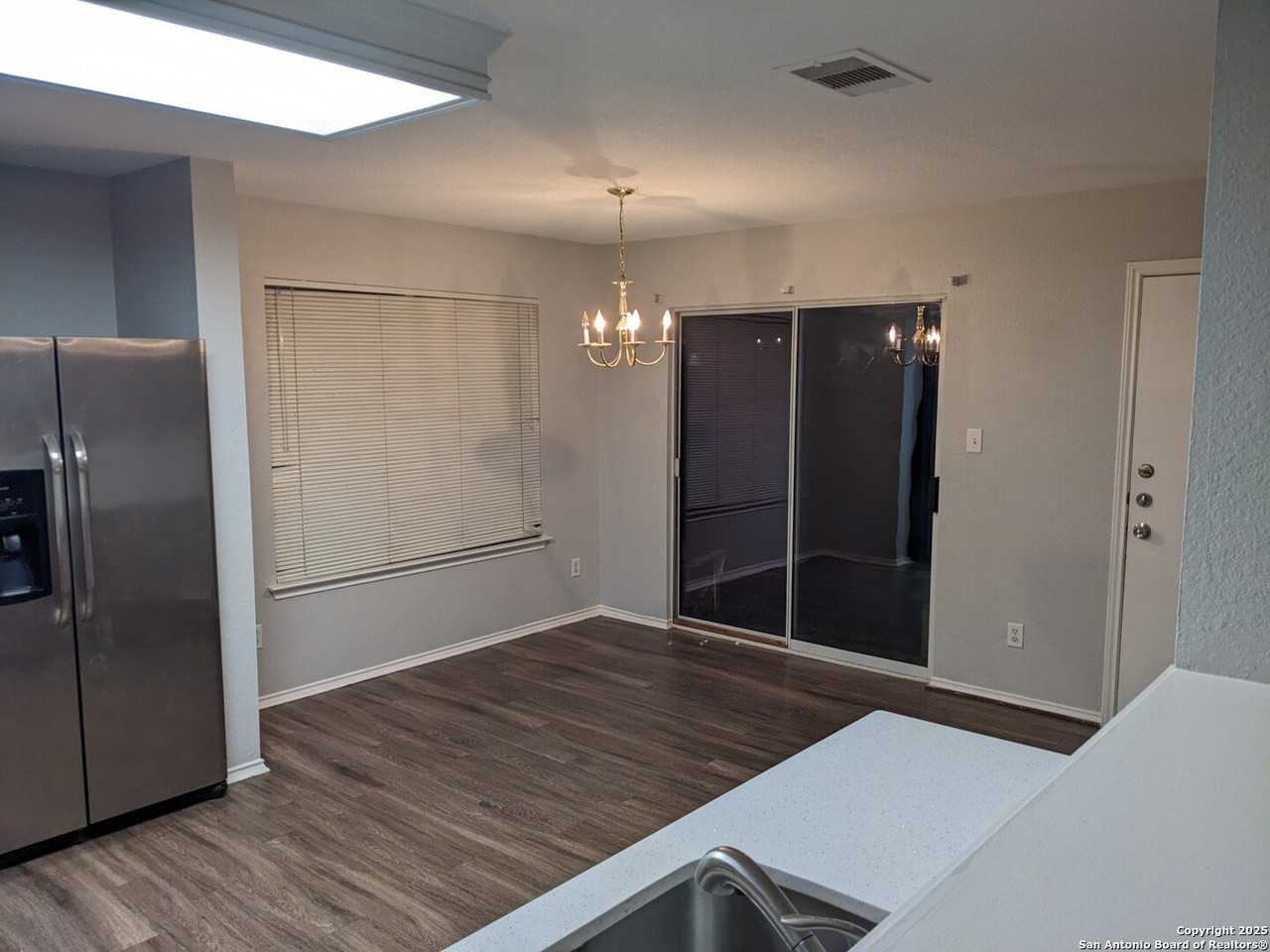 15 Bedford Bay - Photo 2 of 5