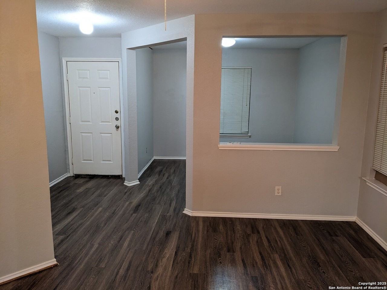 15 Bedford Bay - Photo 3 of 5