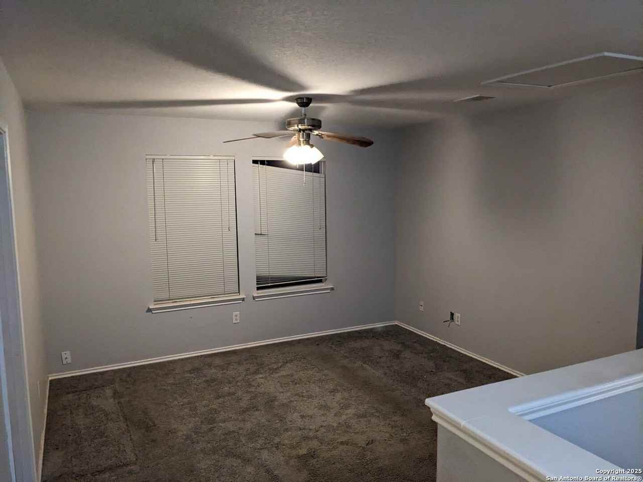 15 Bedford Bay - Photo 4 of 5