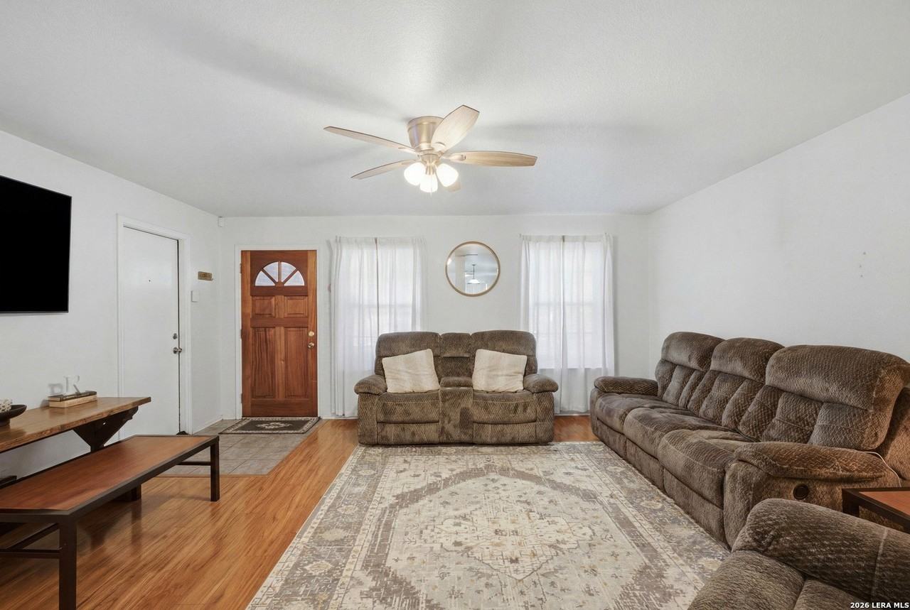 10631 Shaencrest - Photo 3 of 19