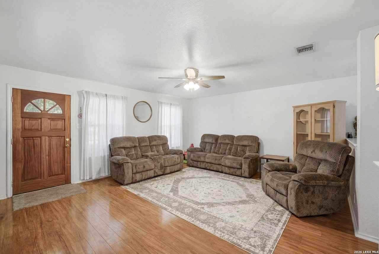 10631 Shaencrest - Photo 4 of 19