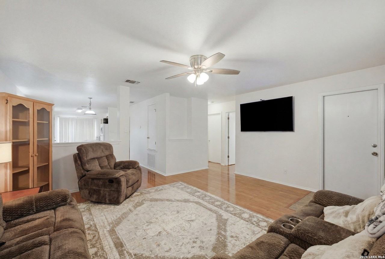 10631 Shaencrest - Photo 5 of 19