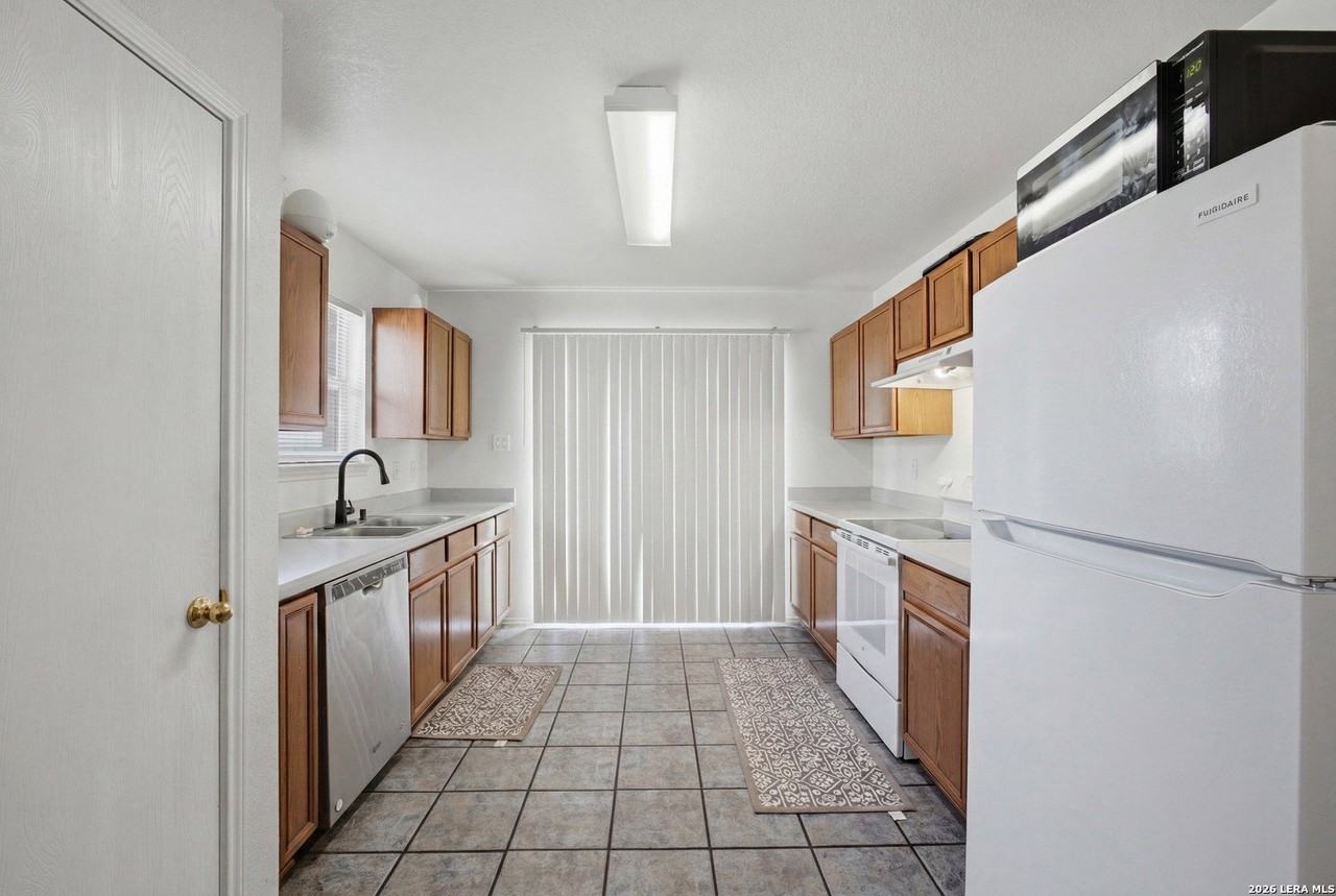 10631 Shaencrest - Photo 7 of 19