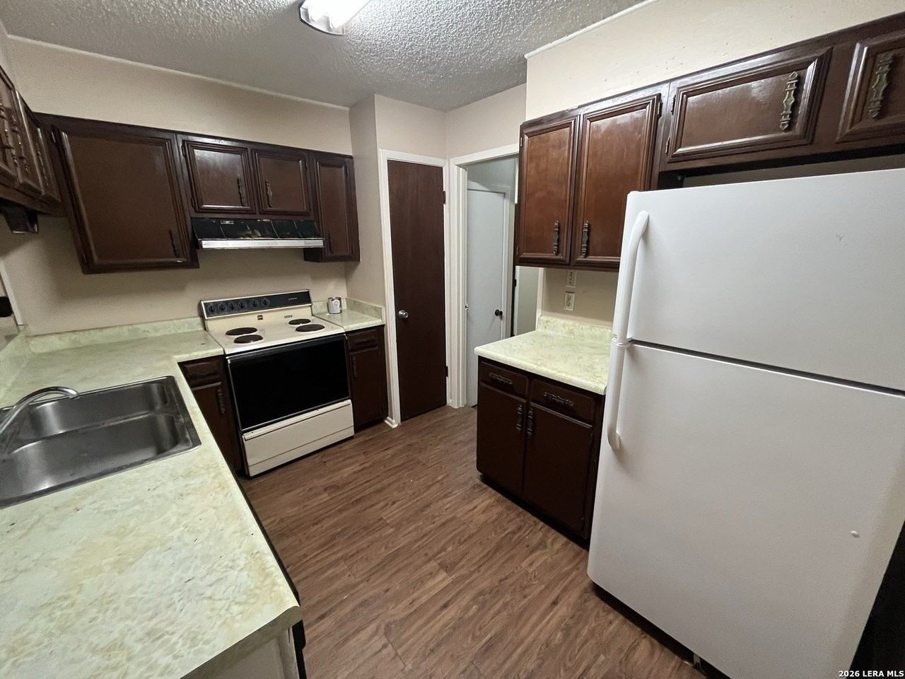 4526 Maybrook Woods St - Photo 6 of 34