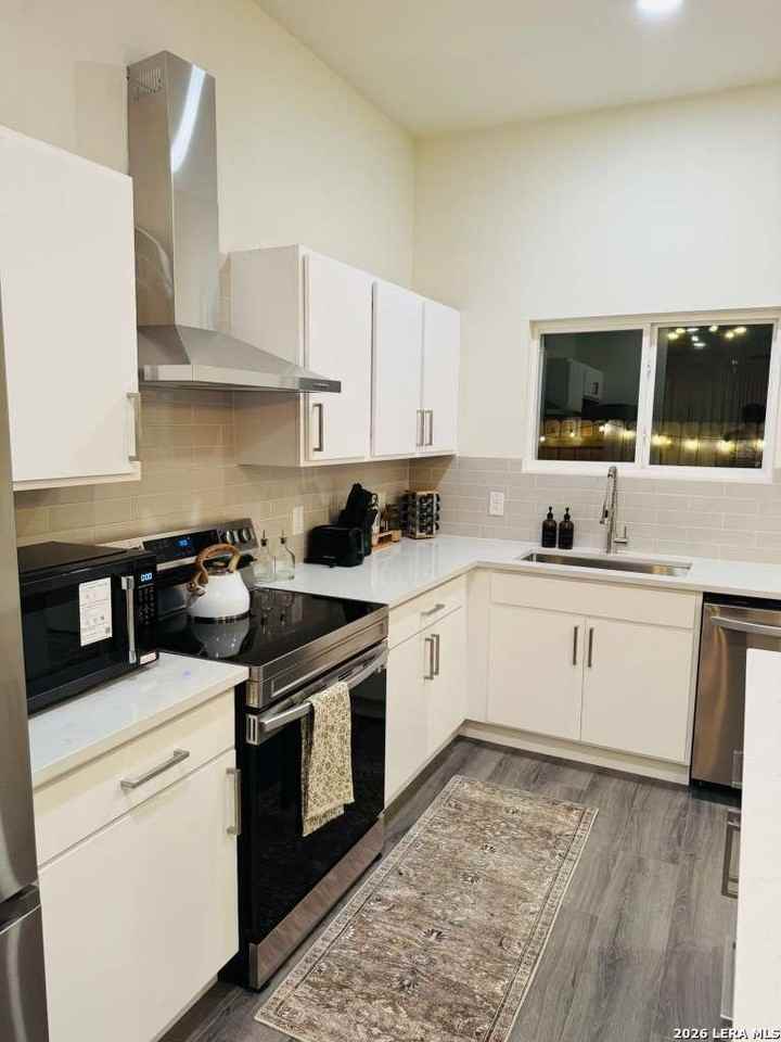 1031 S Gevers St - Photo 2 of 15