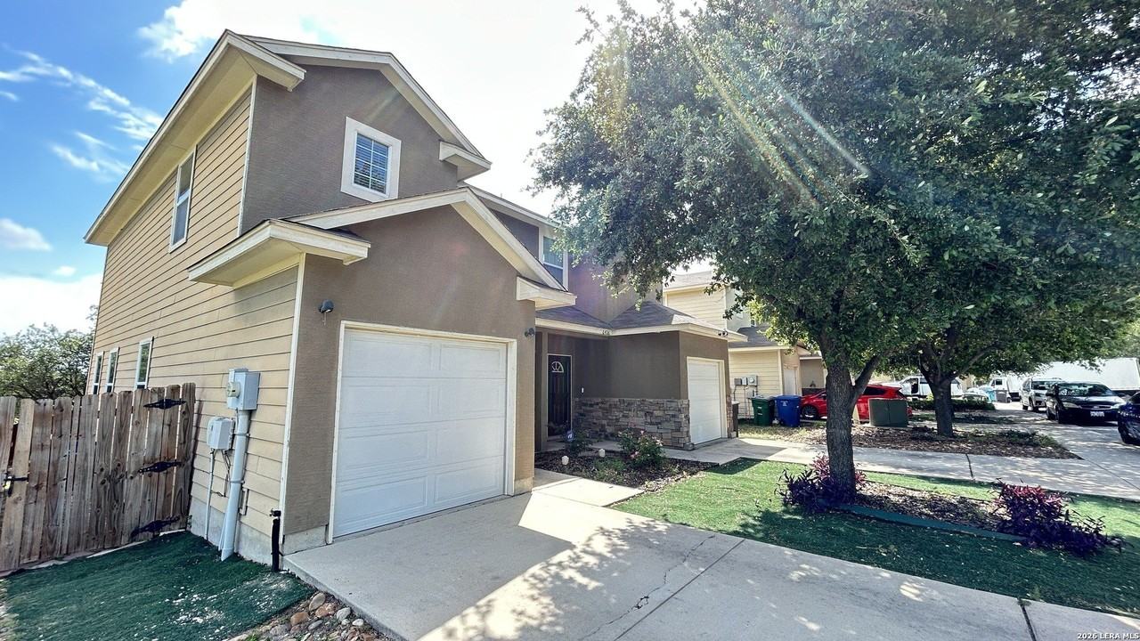 6404 Aspen Hl - Photo 2 of 27