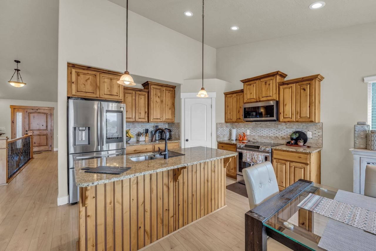 11176 S Shilling Ave - Photo 6 of 19