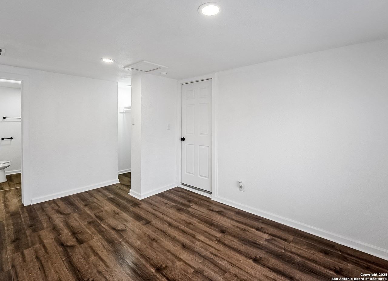 122 Stolnet St - Photo 7 of 16