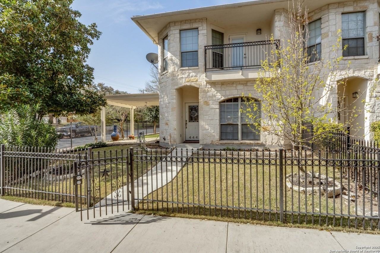 444 Herff St - Photo 3 of 15