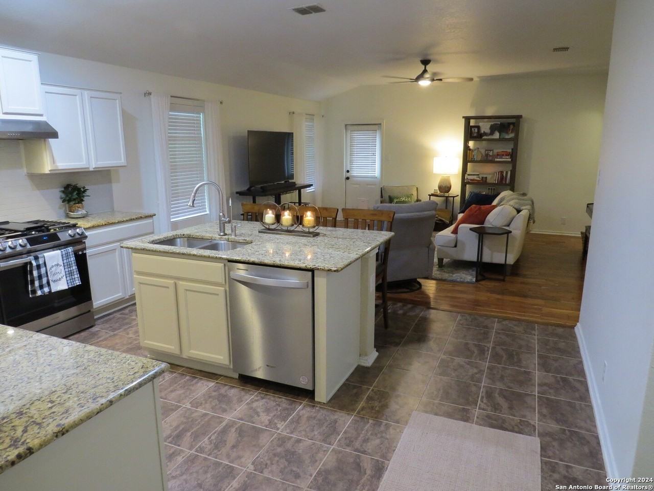 10111 Strasbourg Way - Photo 4 of 17