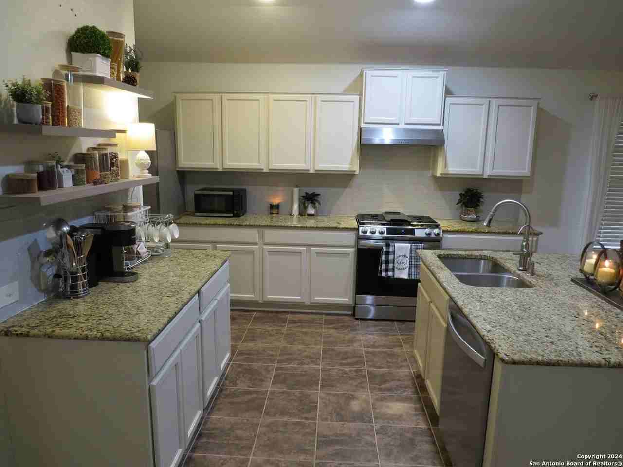 10111 Strasbourg Way - Photo 5 of 17