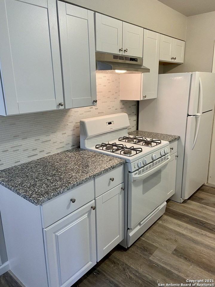 5063 Galahad Dr - Photo 5 of 13