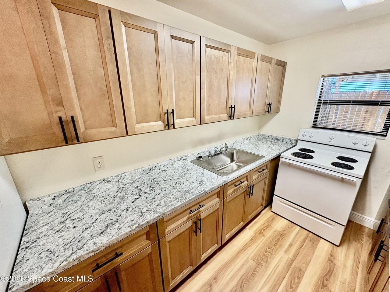 259 S Brevard Ave #4 - Photo 5 of 15