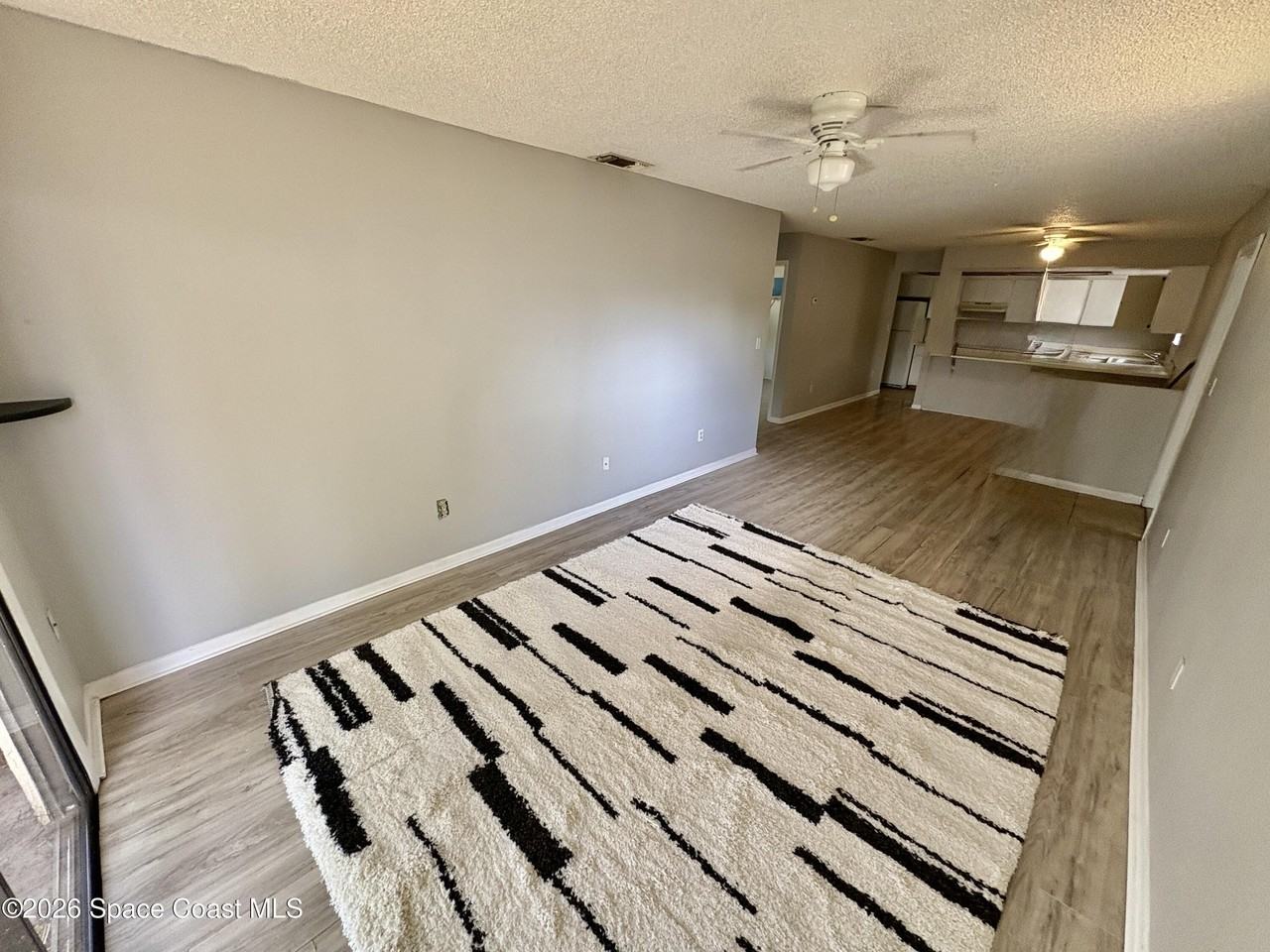 319/321 Jefferson Avenue #321 - Photo 3 of 14