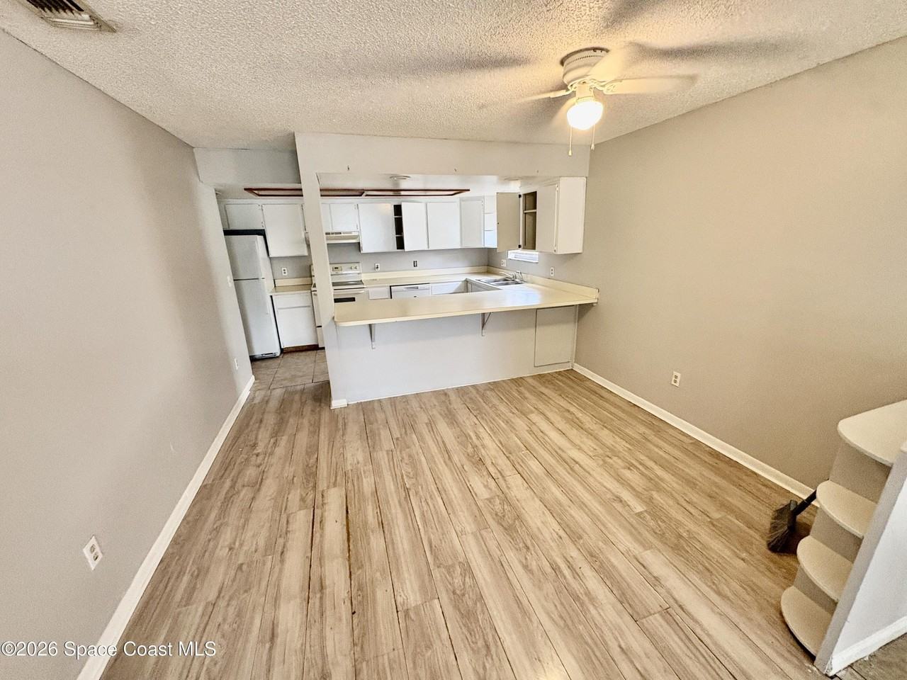 319/321 Jefferson Avenue #321 - Photo 4 of 14