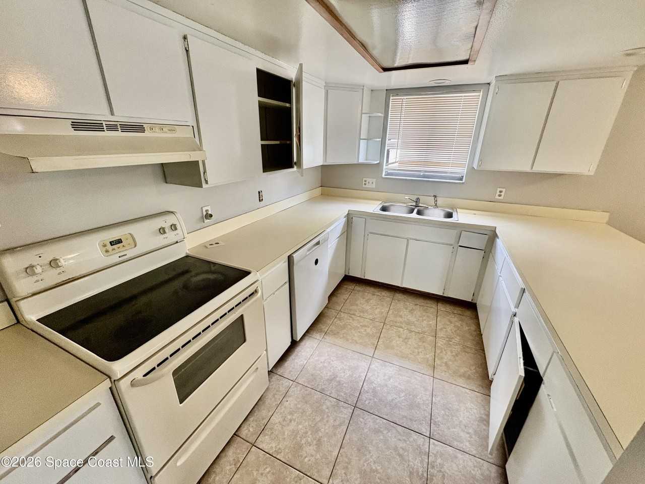 319/321 Jefferson Avenue #321 - Photo 6 of 14