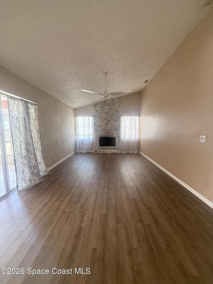 1660 Wake Forest Rd Nw - Photo 4 of 15