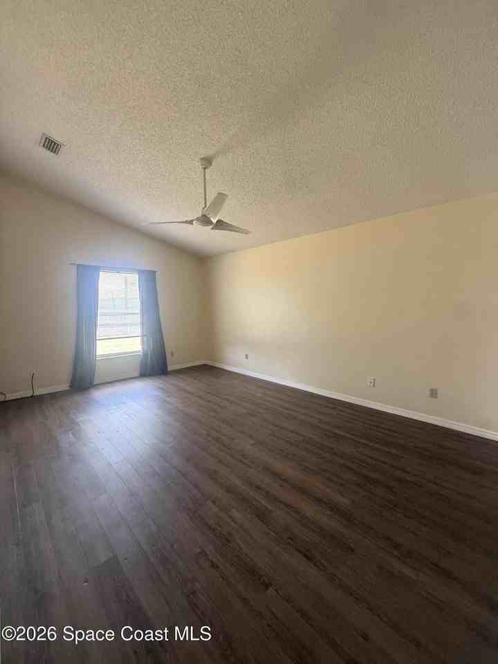 1660 Wake Forest Rd Nw - Photo 6 of 15