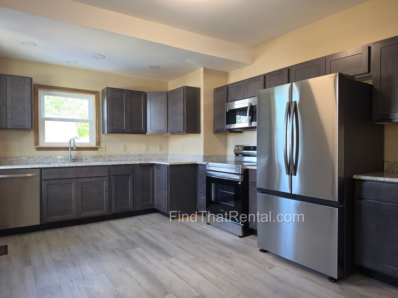 254 Franklin St - Photo 2 of 38