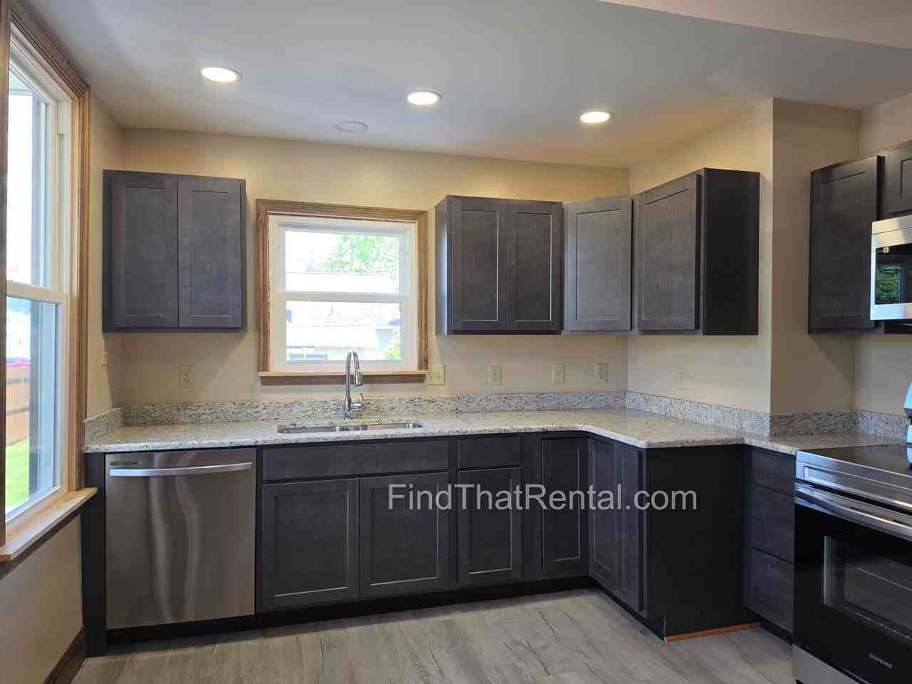 254 Franklin St - Photo 3 of 38
