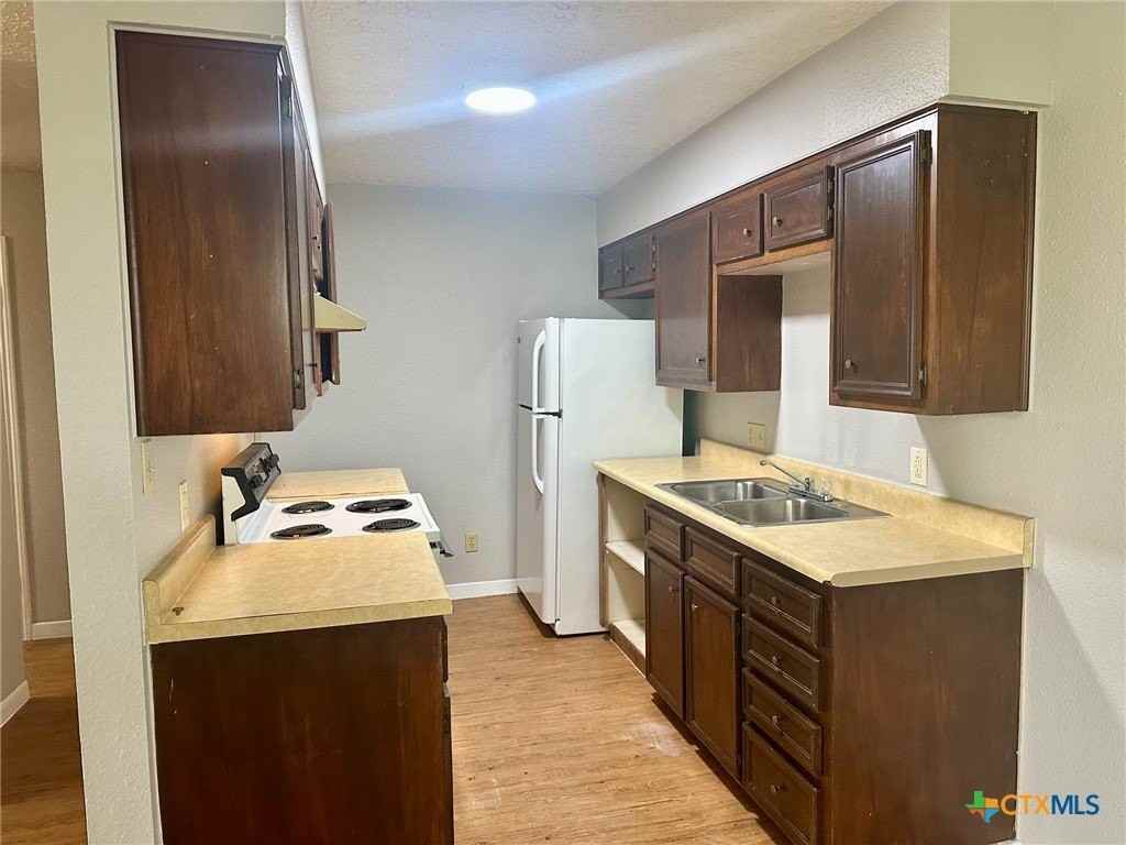 1103 Hillyer St #A - Photo 3 of 15