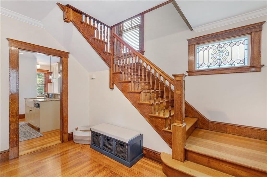 8 Bush St - Photo 7 of 31