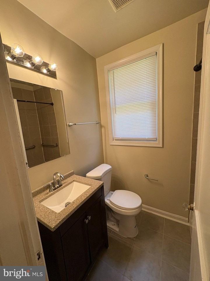 312 34th St Se #1 - Photo 5 of 7