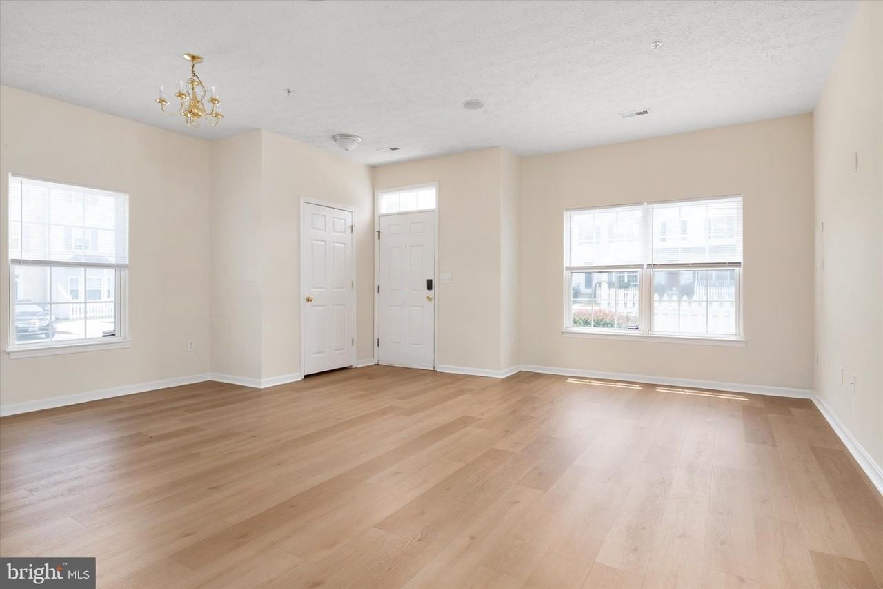 8221 Barrington Ct #41 - Photo 5 of 22