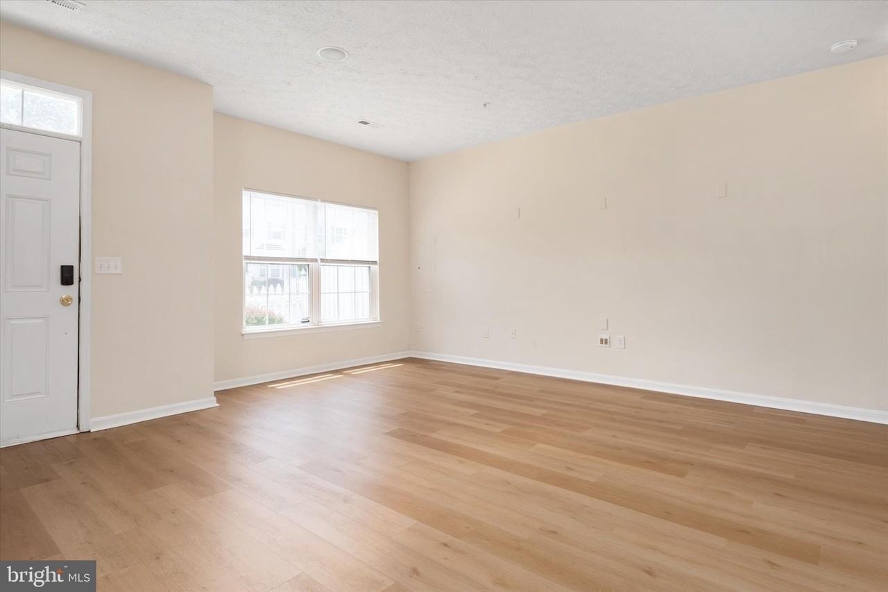 8221 Barrington Ct #41 - Photo 6 of 22